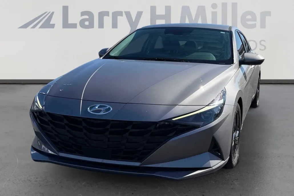 2021 Hyundai Elantra SEL photo 1