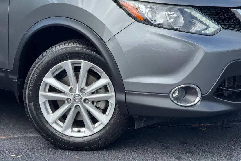2018 Nissan Rogue Sport SV photo 1