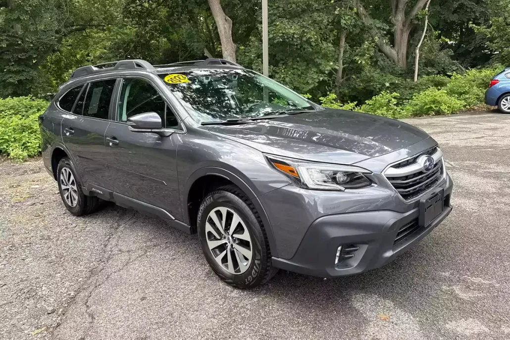 2022 Subaru Outback Premium photo 1
