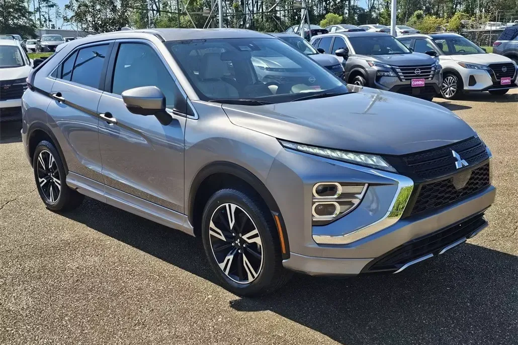 2023 Mitsubishi Eclipse Cross SE photo 1