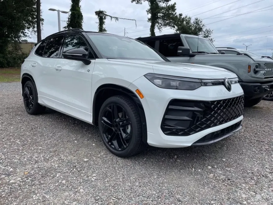 2025 Volkswagen Tiguan SE R-Line Black photo 1