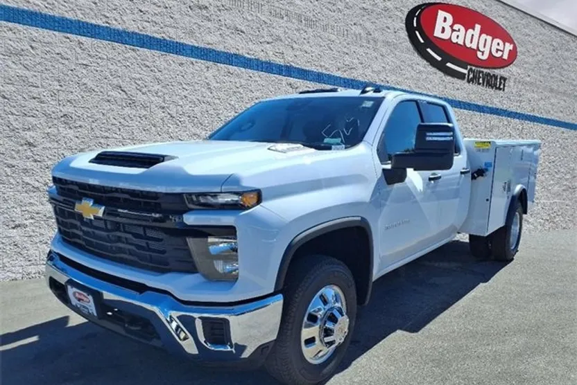 2025 Chevrolet Silverado 3500HD photo 1