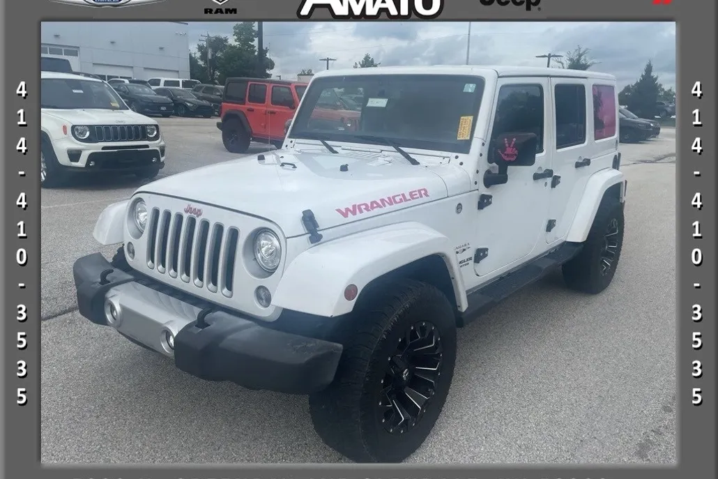 2017 Jeep Wrangler Unlimited Sahara photo 1