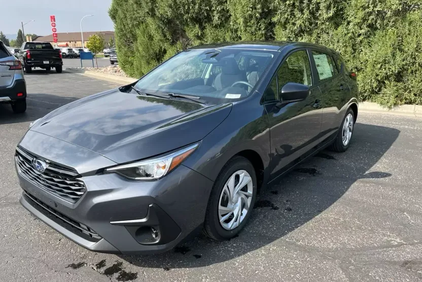 2025 Subaru Impreza Base photo 1