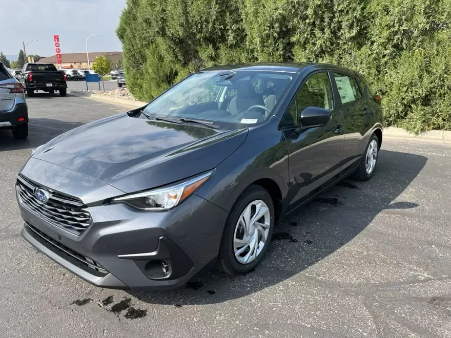 2025 Subaru Impreza Base photo 1