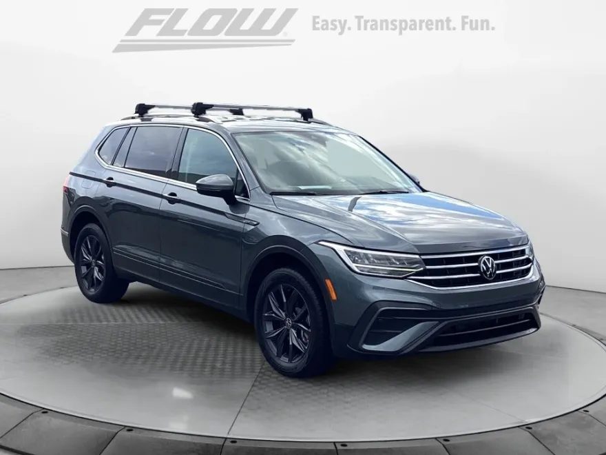 2023 Volkswagen Tiguan SE photo 1