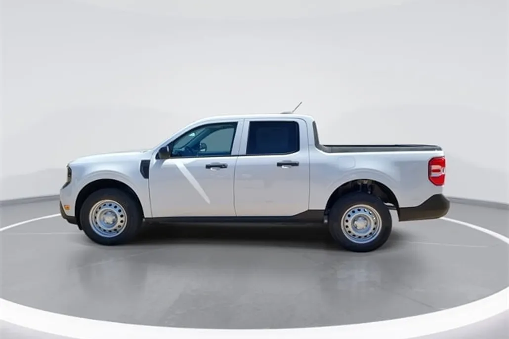 2025 Ford Maverick XL photo 1