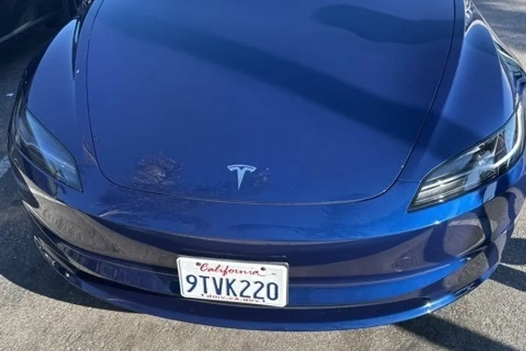 2024 Tesla Model 3 photo 1