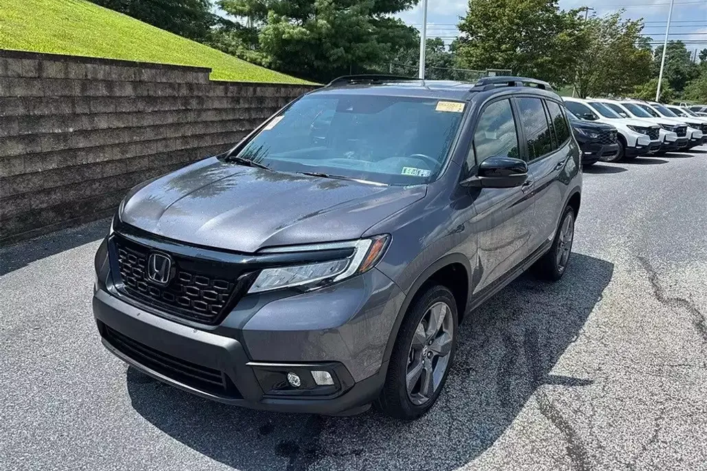 2021 Honda Passport Touring photo 1