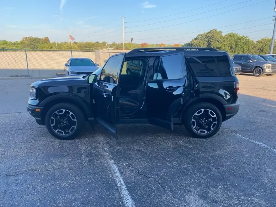 2023 Ford Bronco Sport Outer Banks photo 1
