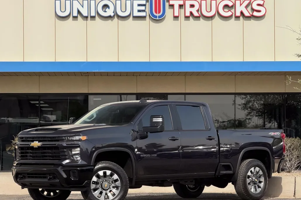 2024 Chevrolet Silverado 2500HD Custom photo 1