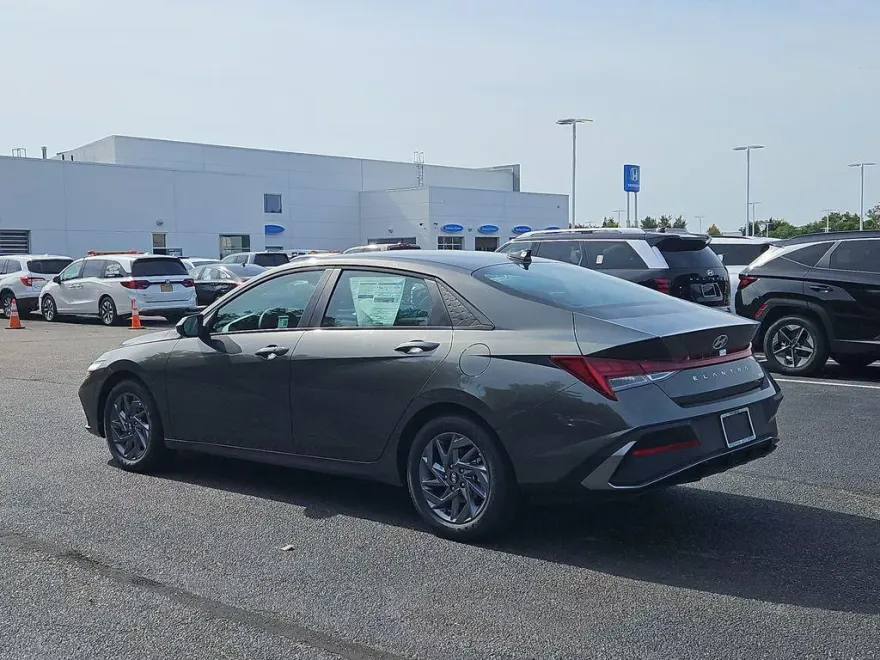 2025 Hyundai Elantra Hybrid Blue photo 1