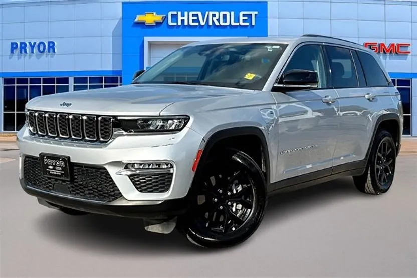 2023 Jeep Cherokee 4xe photo 1