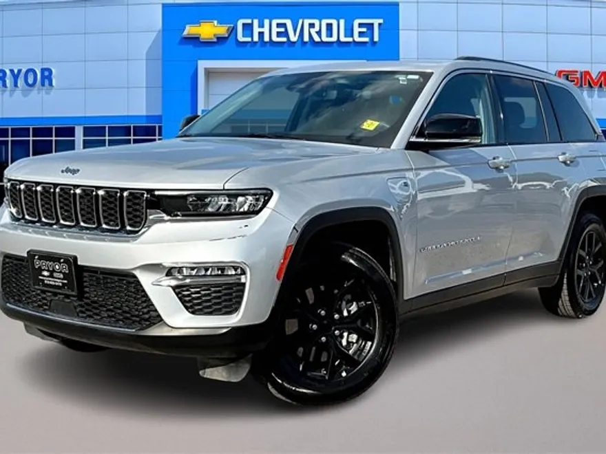 2023 Jeep Cherokee 4xe photo 1