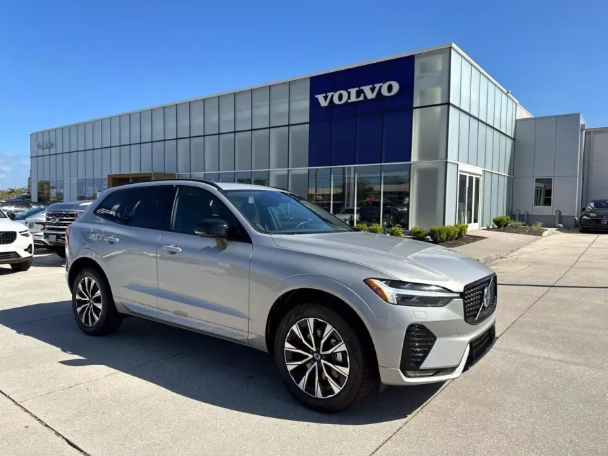 2025 Volvo XC60 B5 Core photo 1