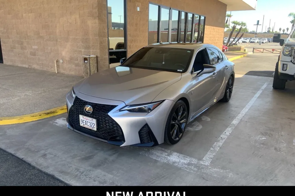 2023 Lexus IS 350 F SPORT photo 1