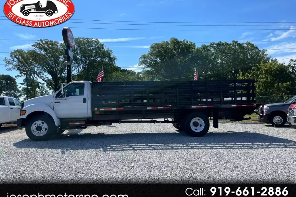 2006 Ford F-750 Regular Cab photo 1
