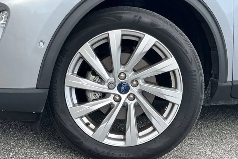 2021 Ford Escape Titanium photo 1