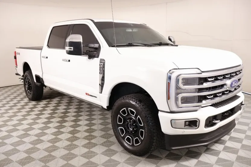 2024 Ford F-250 Platinum photo 1