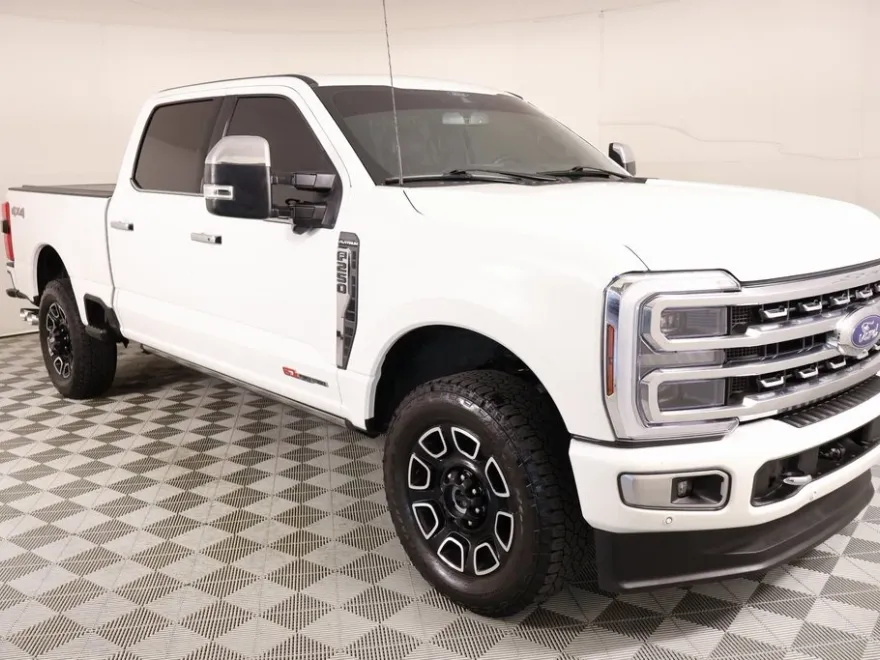 2024 Ford F-250 Platinum photo 1
