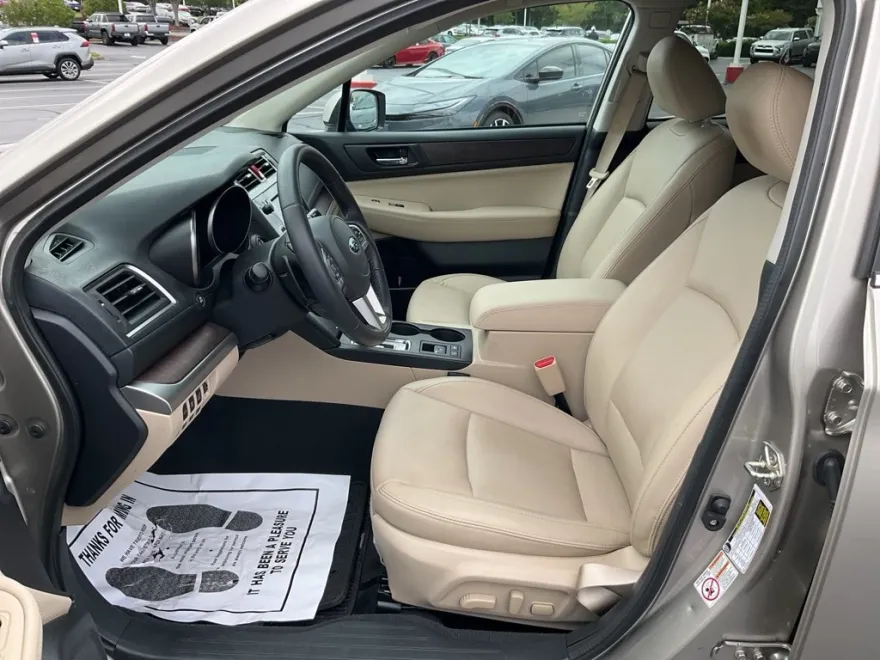 2016 Subaru Outback 2.5i Limited photo 1