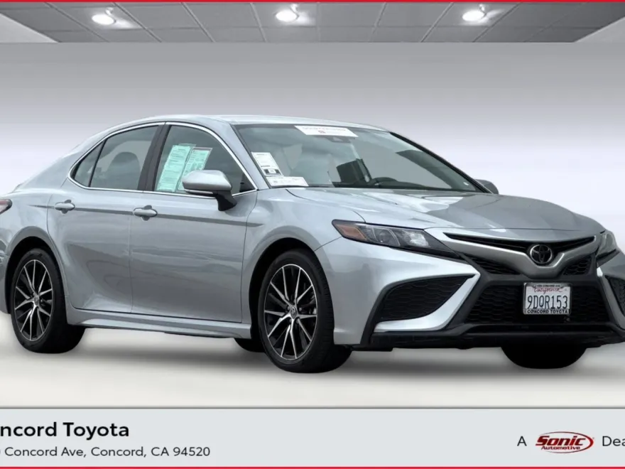 2023 Toyota Camry SE photo 1