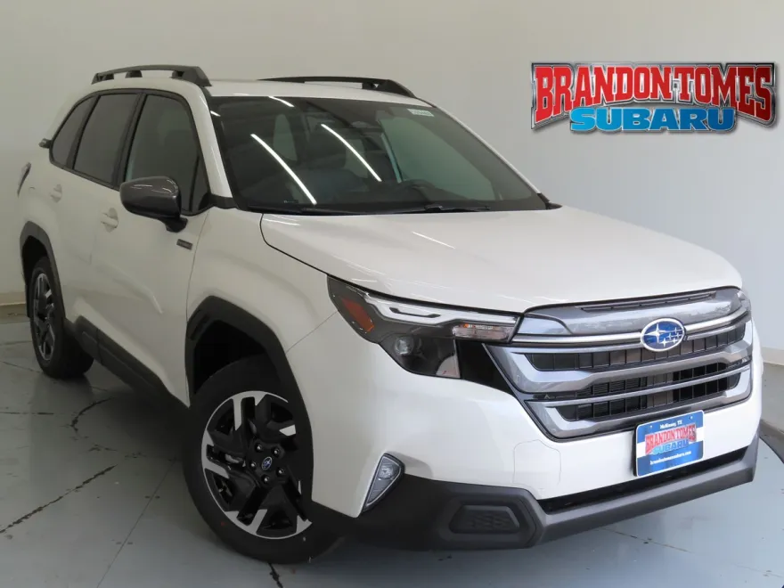 2025 Subaru Forester Premium photo 1