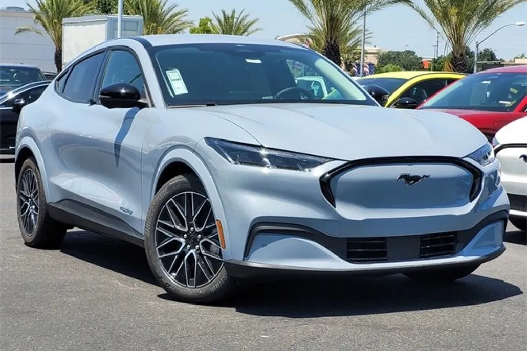 2025 Ford Mustang Mach-E Premium photo 1