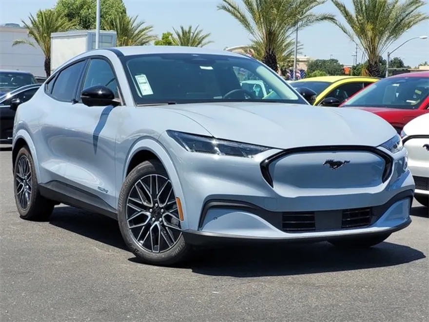2025 Ford Mustang Mach-E Premium photo 1