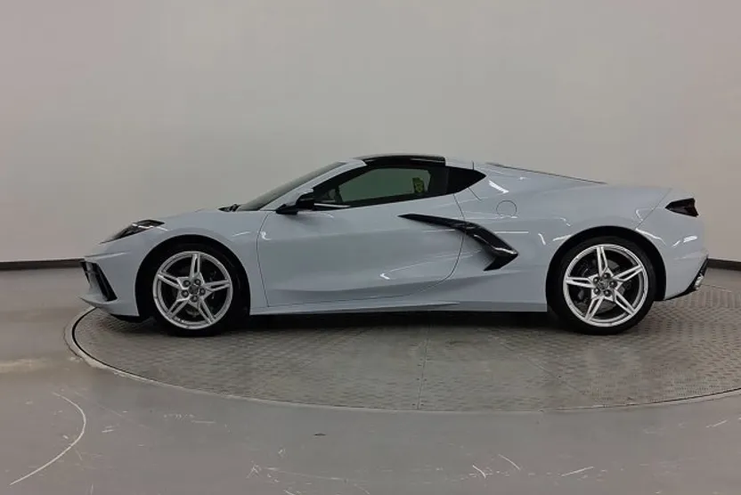 2020 Chevrolet Corvette 2LT photo 1