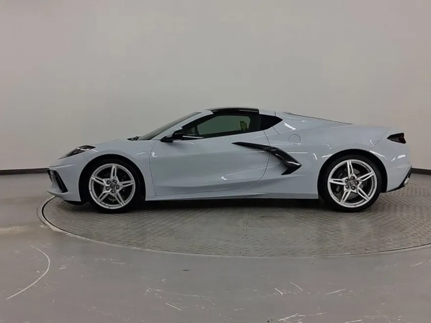 2020 Chevrolet Corvette 2LT photo 1