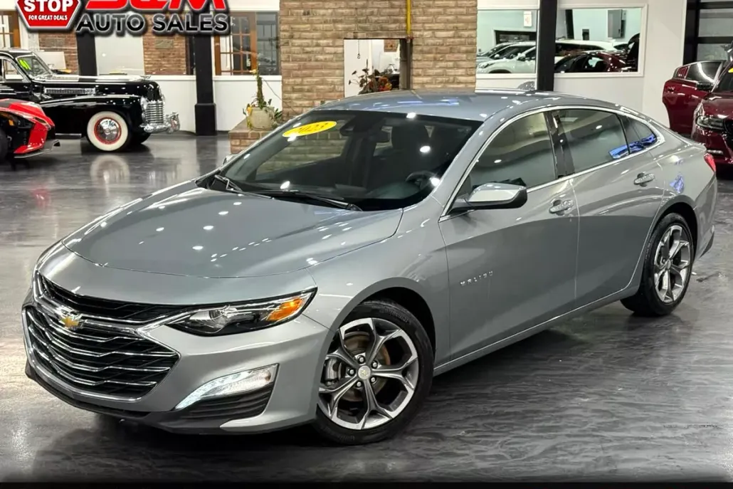 2023 Chevrolet Malibu 1LT photo 1