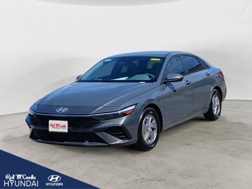 2025 Hyundai Elantra SE photo 1