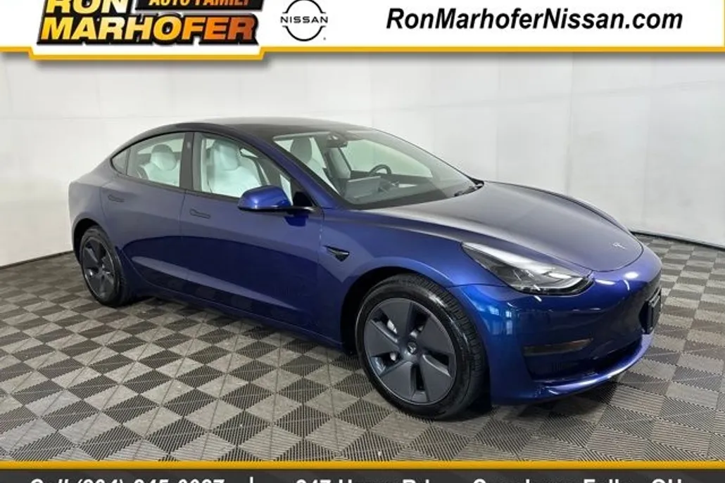 2023 Tesla Model 3 photo 1