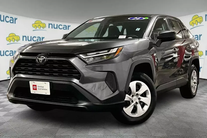 2024 Toyota RAV4 LE photo 1