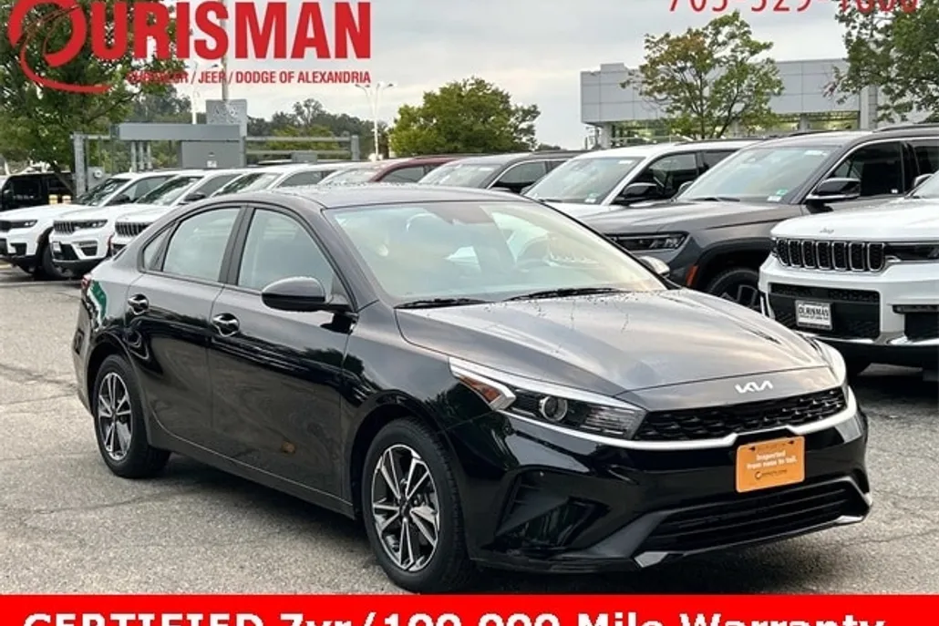 2022 Kia Forte LXS photo 1