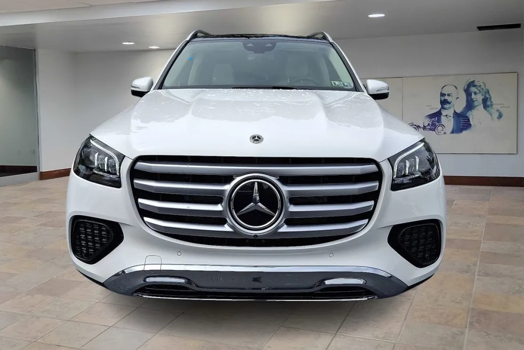 2026 Mercedes Benz GLS 450 4MATIC photo 1