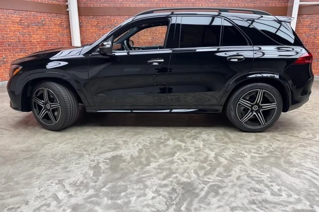 2025 Mercedes Benz GLE 450 4MATIC photo 1