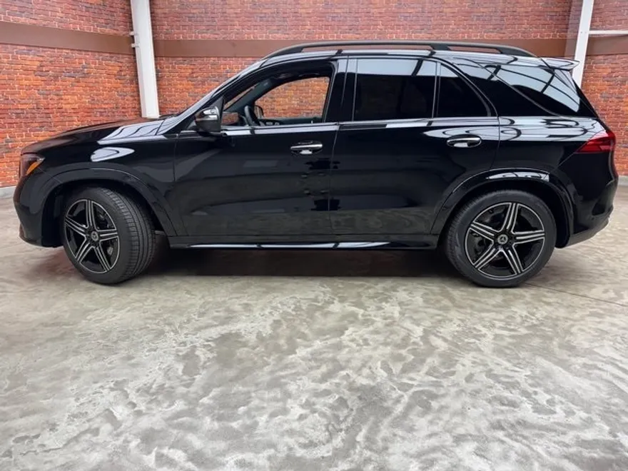 2025 Mercedes Benz GLE 450 4MATIC photo 1