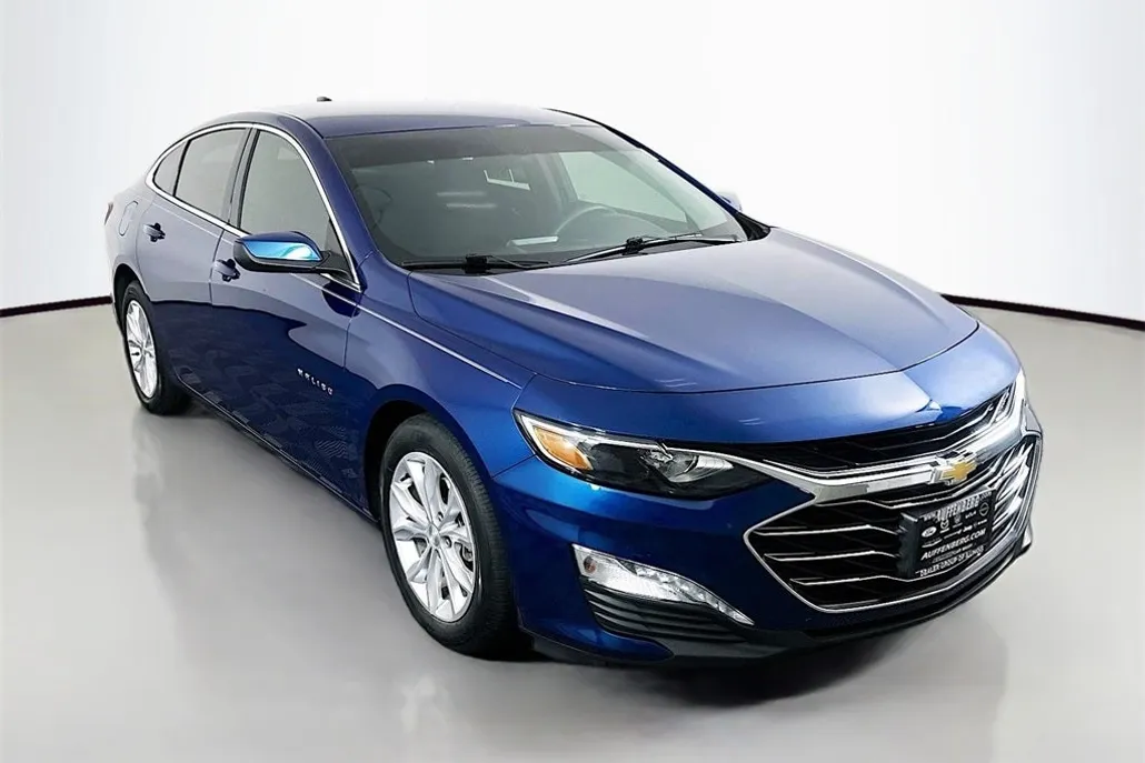 2019 Chevrolet Malibu 1LT photo 1