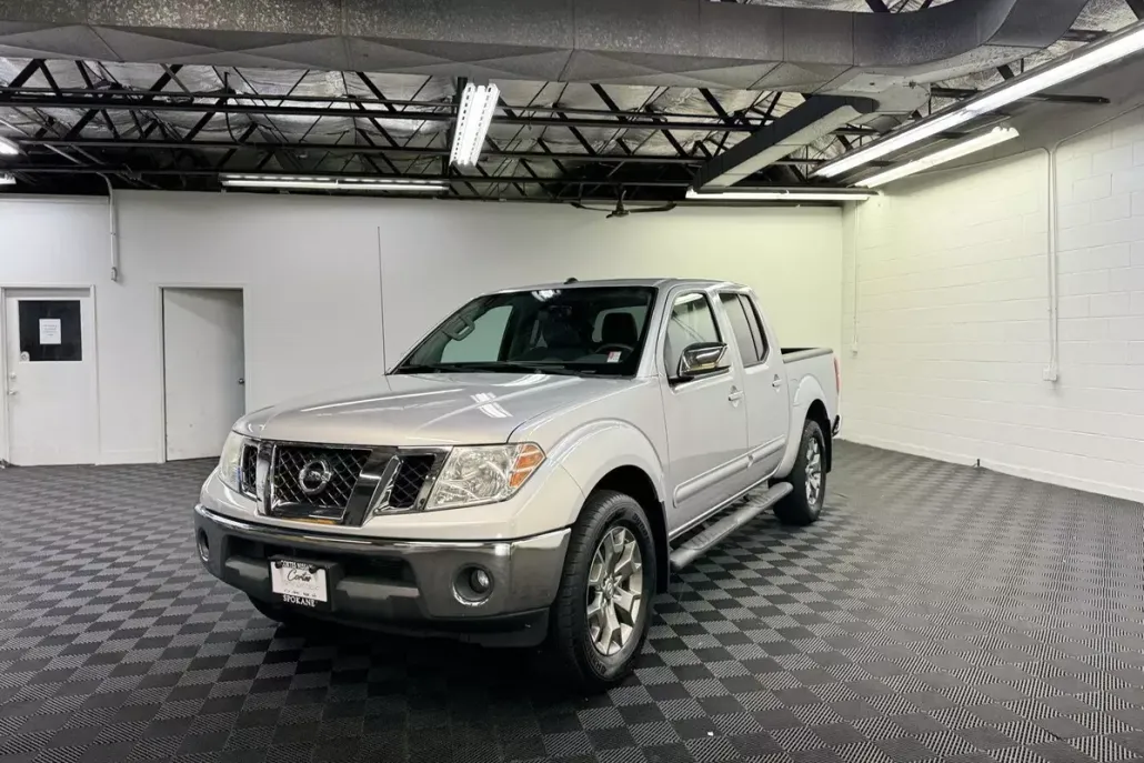 2019 Nissan Frontier SL photo 1