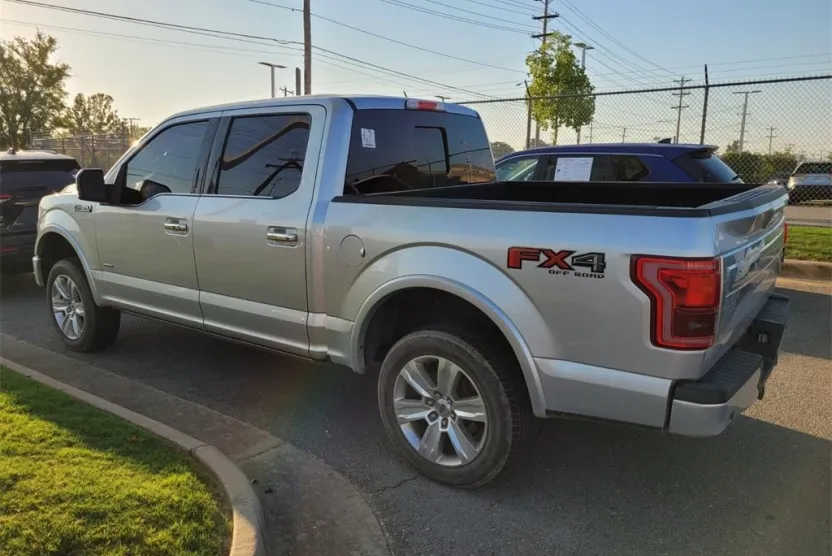 2016 Ford F-150 Platinum photo 1