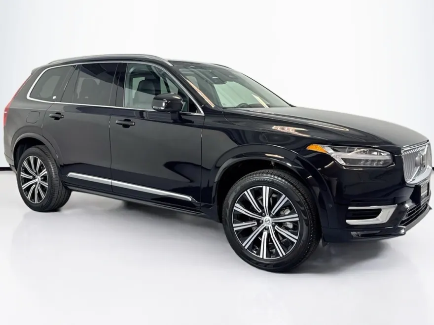 2025 Volvo XC90 AWD Plus photo 1
