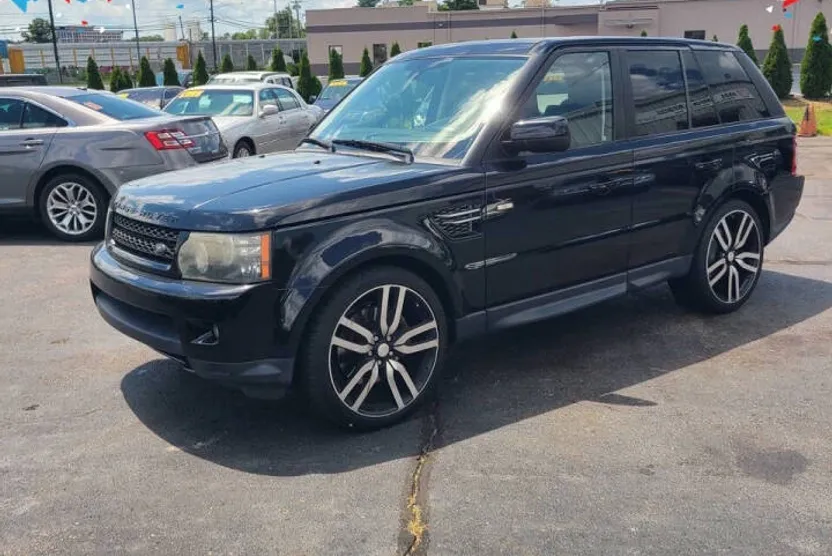 2013 Land Rover Range Rover Sport HSE photo 1