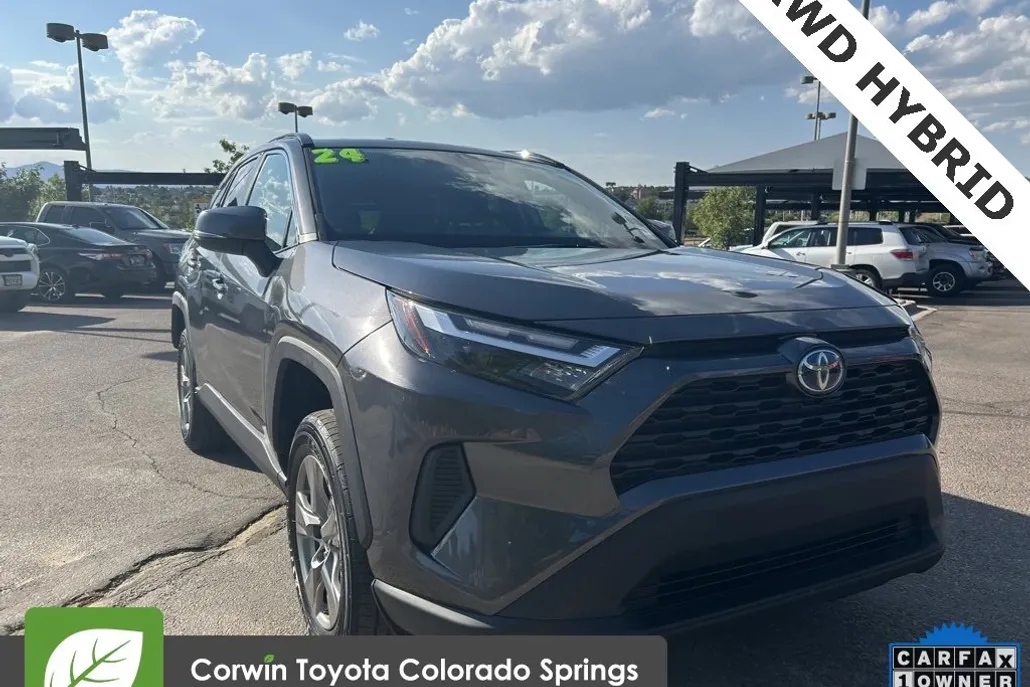 2024 Toyota RAV4 Hybrid XLE photo 1