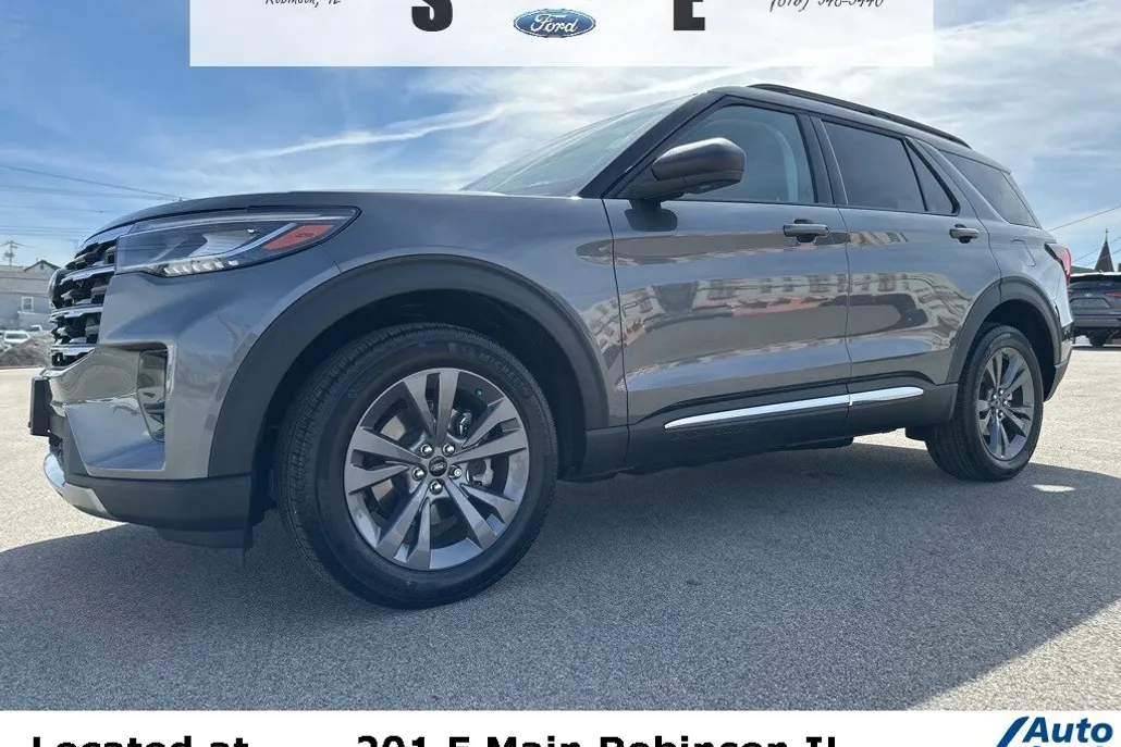 2025 Ford Explorer photo 1
