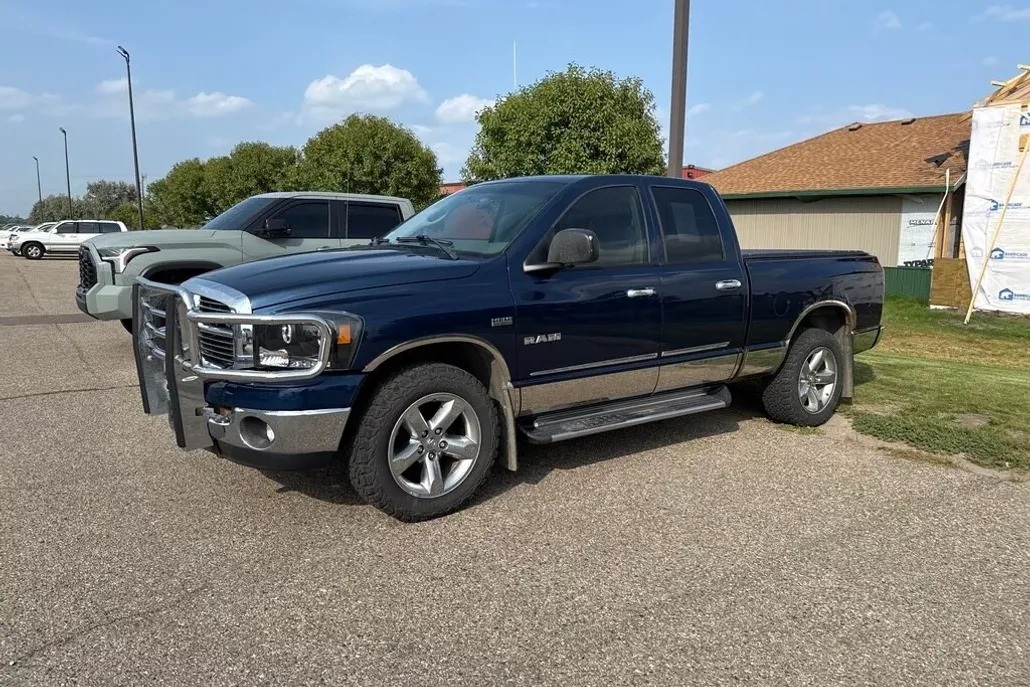 2008 Dodge Ram SLT photo 1