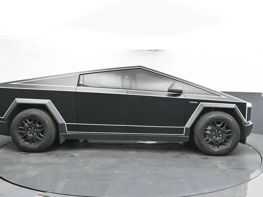 2024 Tesla Cybertruck Cyberbeast photo 8