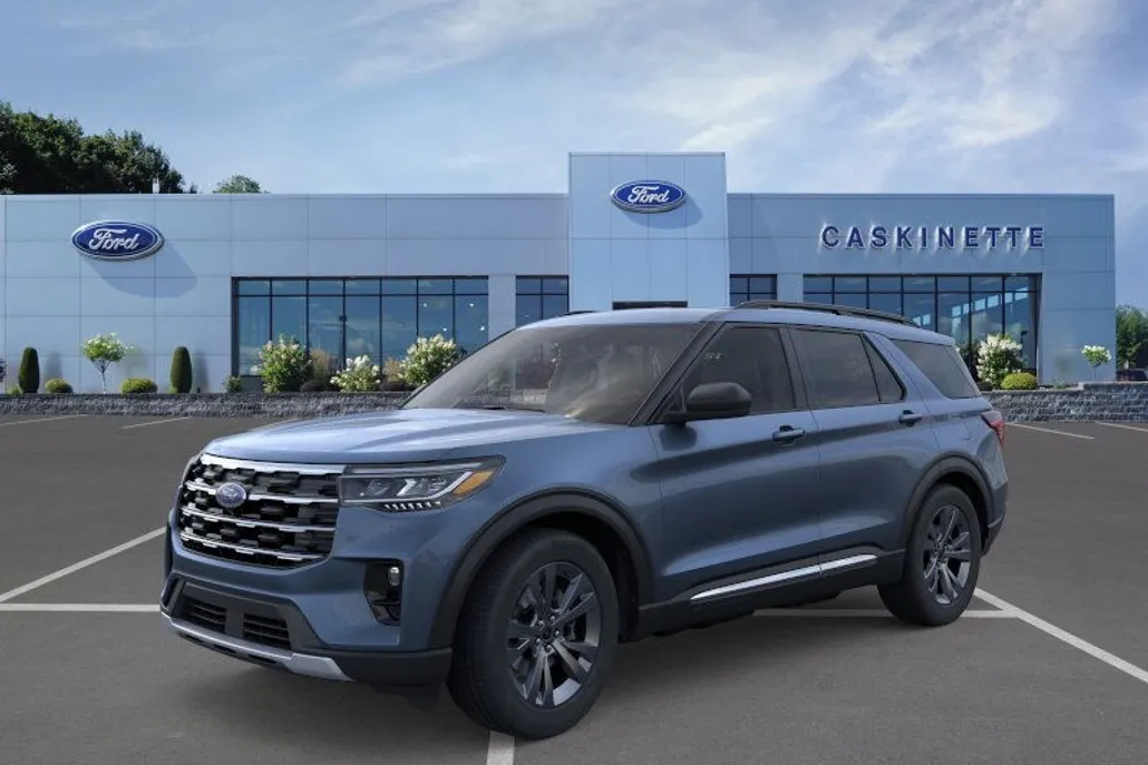 2025 Ford Explorer photo 1