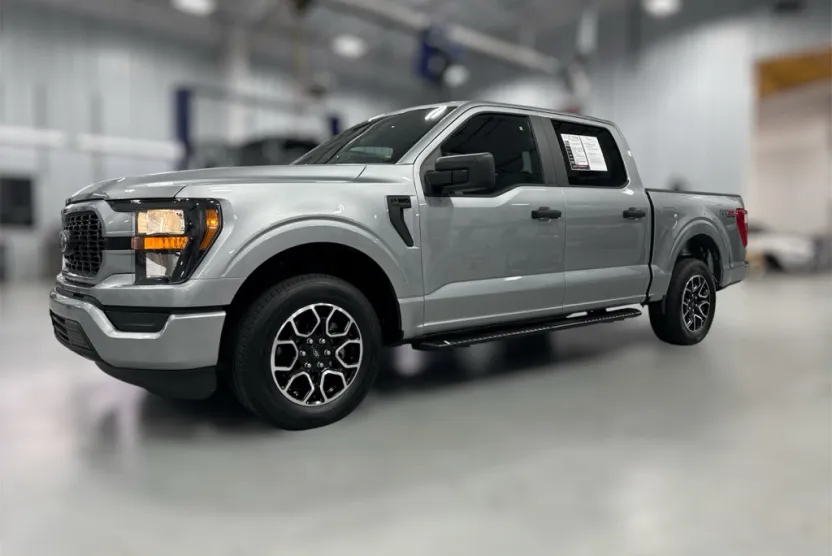 2023 Ford F-150 XL photo 1